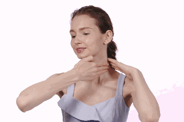 颈部护理视频,轻松打造紧致颈部线条