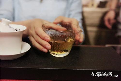 茶道初级视频,跟随视频轻松掌握初级茶艺技巧